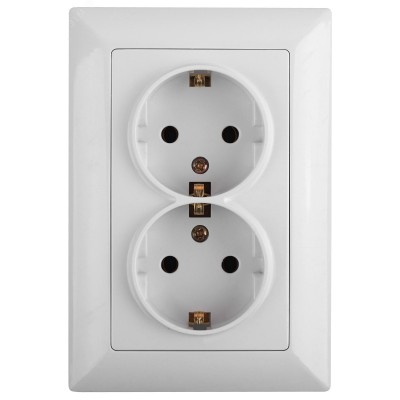 4-205-01 Intro Розетка 2X2P+E Schuko, 16А-250В, СУ, Solo, белый (10/100/1400)
