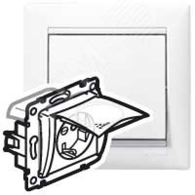 Розетка 1-местная с заземлением с защитными шторками и крышкой 16А IP44 белый VALENA DIY