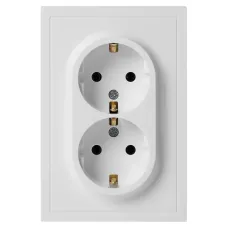 Розетка скрытого монтажа в рамку с заземлением двойная 2X2P+E Schuko со шторками IP20 16А-250В белый матовый 15-2105-08 Galaxy