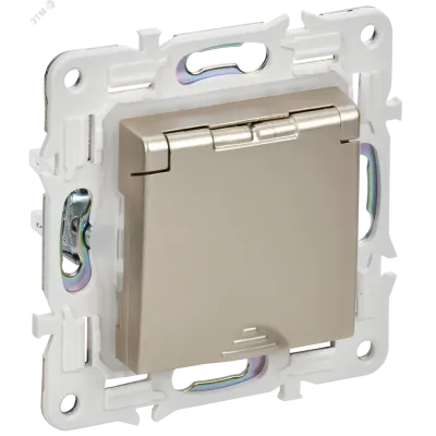 SKANDY Розетка 1-местная с заземлением с защитными шторками и крышкой 16А IP44 SK-R11Sh шампань IEK