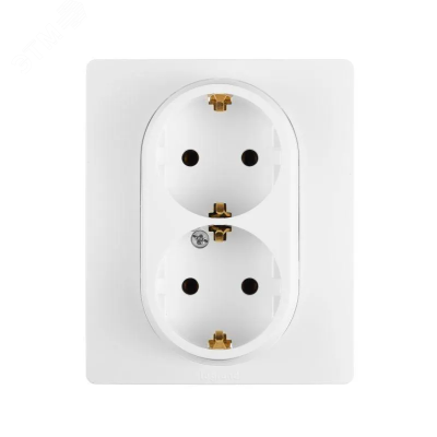 Розетка 2-местная с заземлением без защитных шторок в сборе 16А белый ETIKA