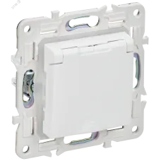 SKANDY Розетка 1-местная с заземлением с защитными шторками и крышкой 16А IP44 SK-R11W арктический белый IEK
