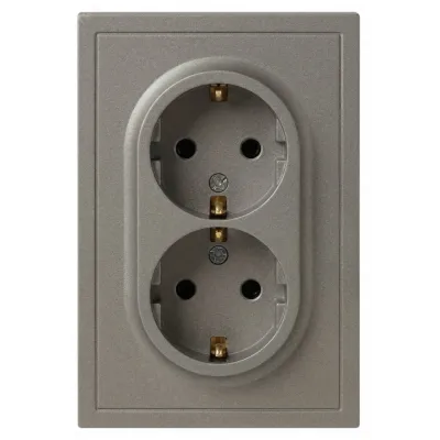 Розетка скрытого монтажа в рамку с заземлением двойная 2X2P+E Schuko со шторками IP20 16А-250В титан 15-2105-07 Galaxy