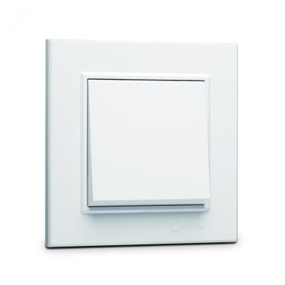 Выключатель одноклавишный проходной KAREA белый