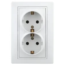 Розетка Intro Plano 1-208-01 с заземлением двойная 2X2P+E Schuko со шторками, 16А-250В, IP20, СУ, белый