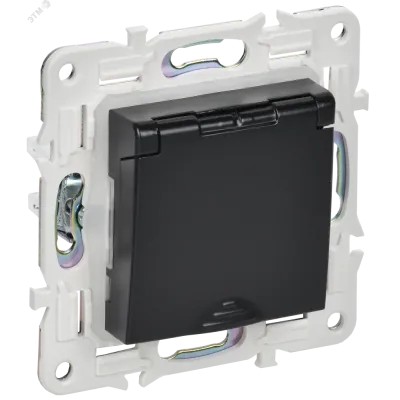 SKANDY Розетка 1-местная с заземлением с защитными шторками и крышкой 16А IP44 SK-R11Bl черный IEK