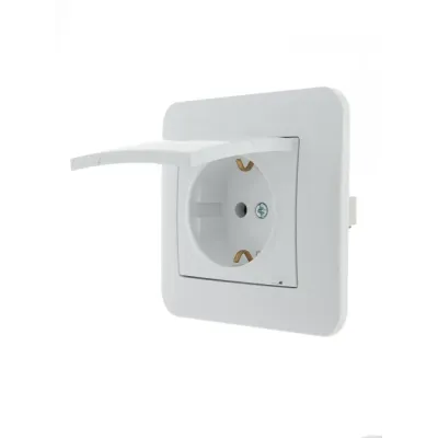 KARINA Розетка с/з с крышкой ПБТ белая (10шт/120шт)