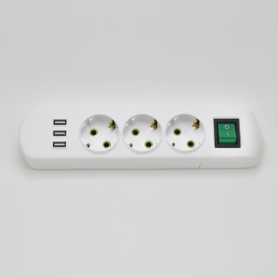 Колодка с/з 3 входа с выключателем c USB-разъемом