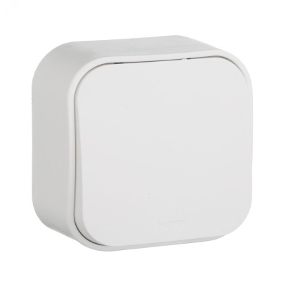 Выключатель 1-клавишный для открытой установки проходной 10А белый QUTEO