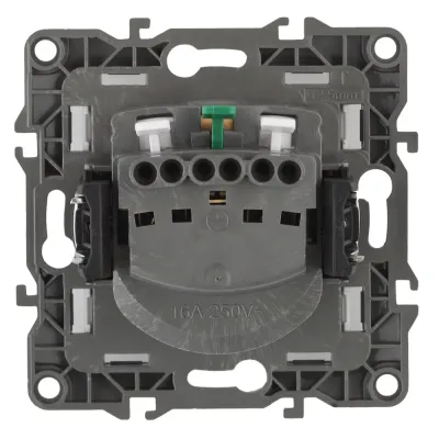12-2102-02 ЭРА Розетка 2P+E Schuko со шторками, 16A-250В, IP20, Эра12, слоновая кость (10/100/2800)
