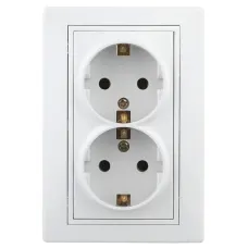 Розетка Intro Plano 1-208-01 с заземлением двойная 2X2P+E Schuko со шторками, 16А-250В, IP20, СУ, белый