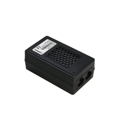 Инжектор PoE TRASSIR оборудован сетевым RJ-45 и PoE-портом RJ-45.
