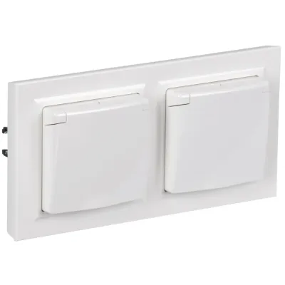 BRITE Комплект 1-местная с заземлением с защитными шторками и крышкой 16А IP44 2 штуки в сборе с двойной рамкой РСбш10-3-44-БрБ белый