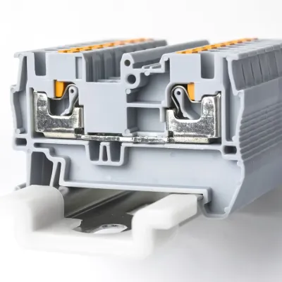 Клемма проходная, зажим push-in, серая 32 A, 1000 В,  4 кв. мм (1 уп-70шт) RYK 4-V0 KLR