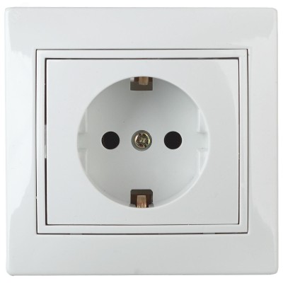 Розетка Intro Plano 1Э-206-01 с заземлением 2P+E Schuko со шторками, 16А-250В, СУ, без лапок, белый