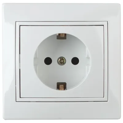 Розетка Intro Plano 1Э-206-01 с заземлением 2P+E Schuko со шторками, 16А-250В, СУ, без лапок, белый