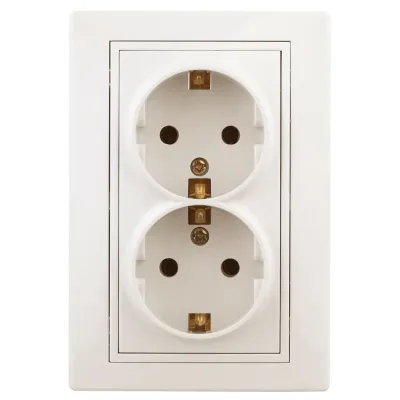 Розетка Intro Plano 1-205-02 с заземлением двойная 2X2P+E Schuko, 16А-250В, IP20, СУ, слоновая кость