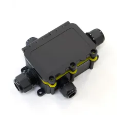 Коробка распределительная с откидной крышкой 4-вводная IP68 ПА66 40А 450В d3,5-12 мм 131х95х37