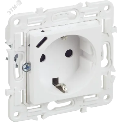 SKANDY Розетка с заземлением с защитными шторками 16А с USB C 18Вт SK-R17W арктический белый IEK
